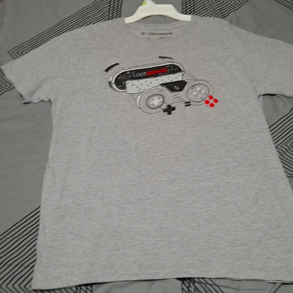 Grey loot gaming t-shirt
